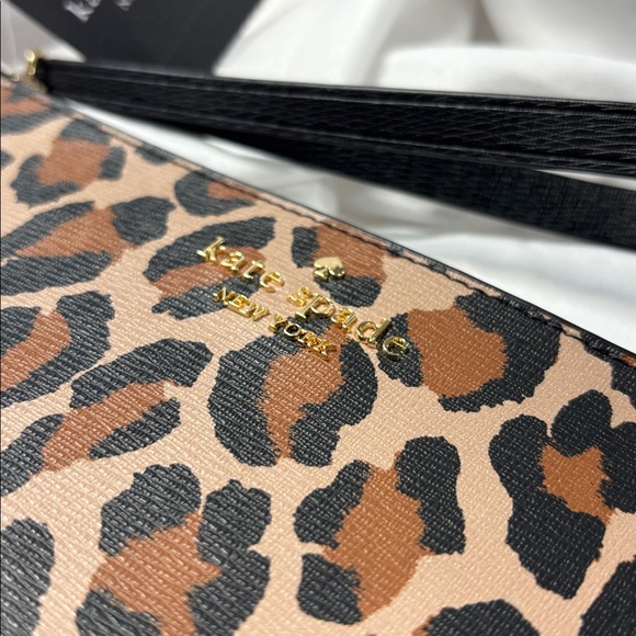 Kate Spade Lucy spotted leopard leather med zip wristlet wallet purse NwT - Picture 12 of 13